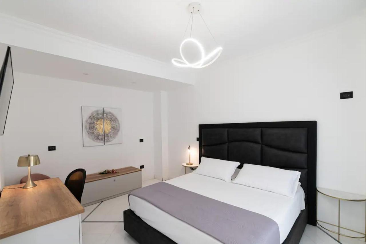 Apartments Hotel Real Suite Napoli Chiaia Mergellina Buitenkant foto