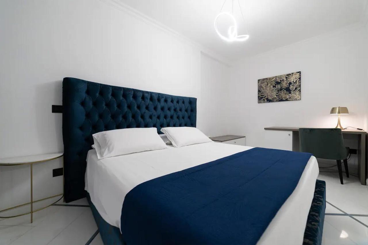 Apartments Hotel Real Suite Napoli Chiaia Mergellina Buitenkant foto