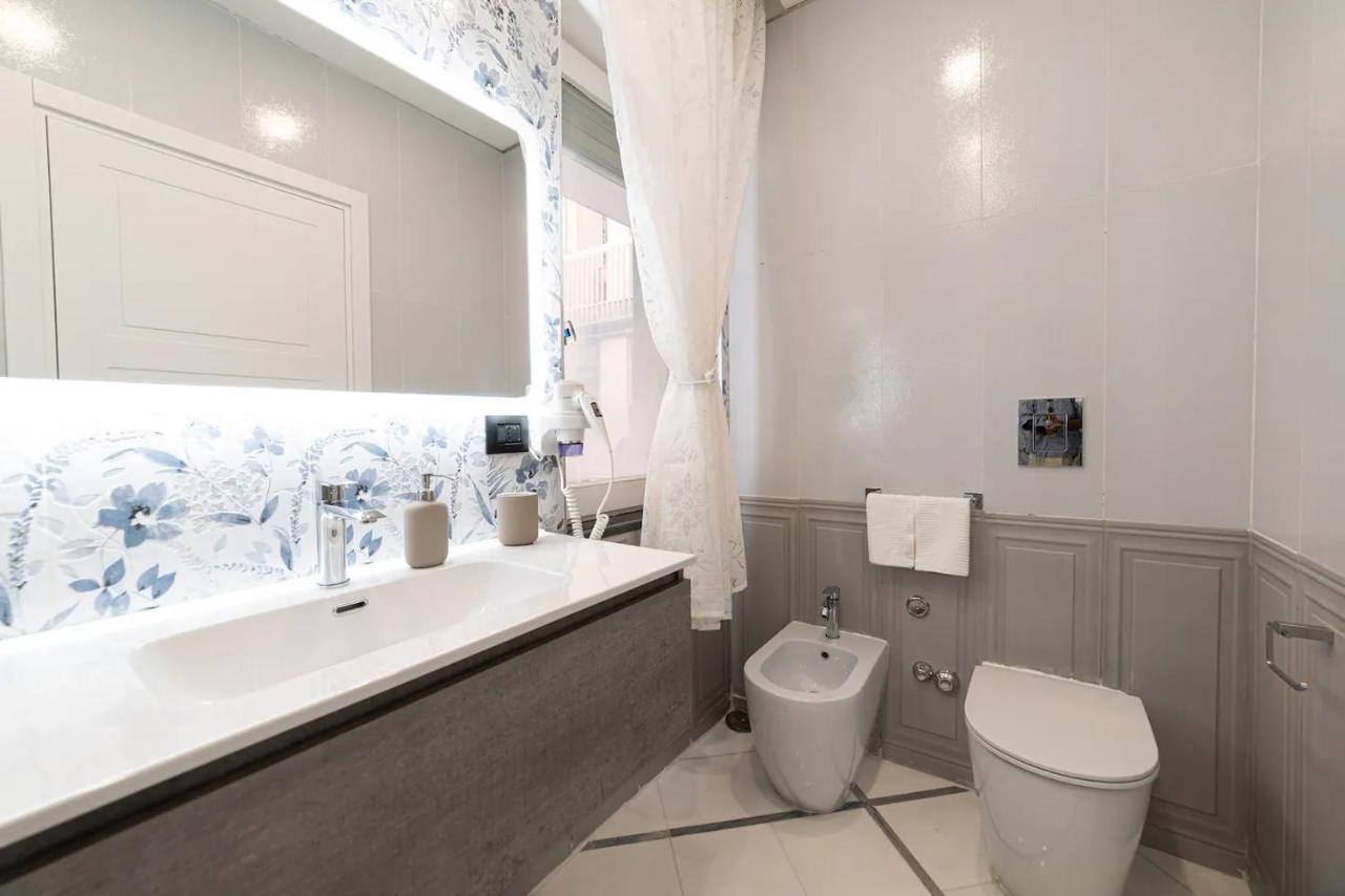 Apartments Hotel Real Suite Napoli Chiaia Mergellina Buitenkant foto