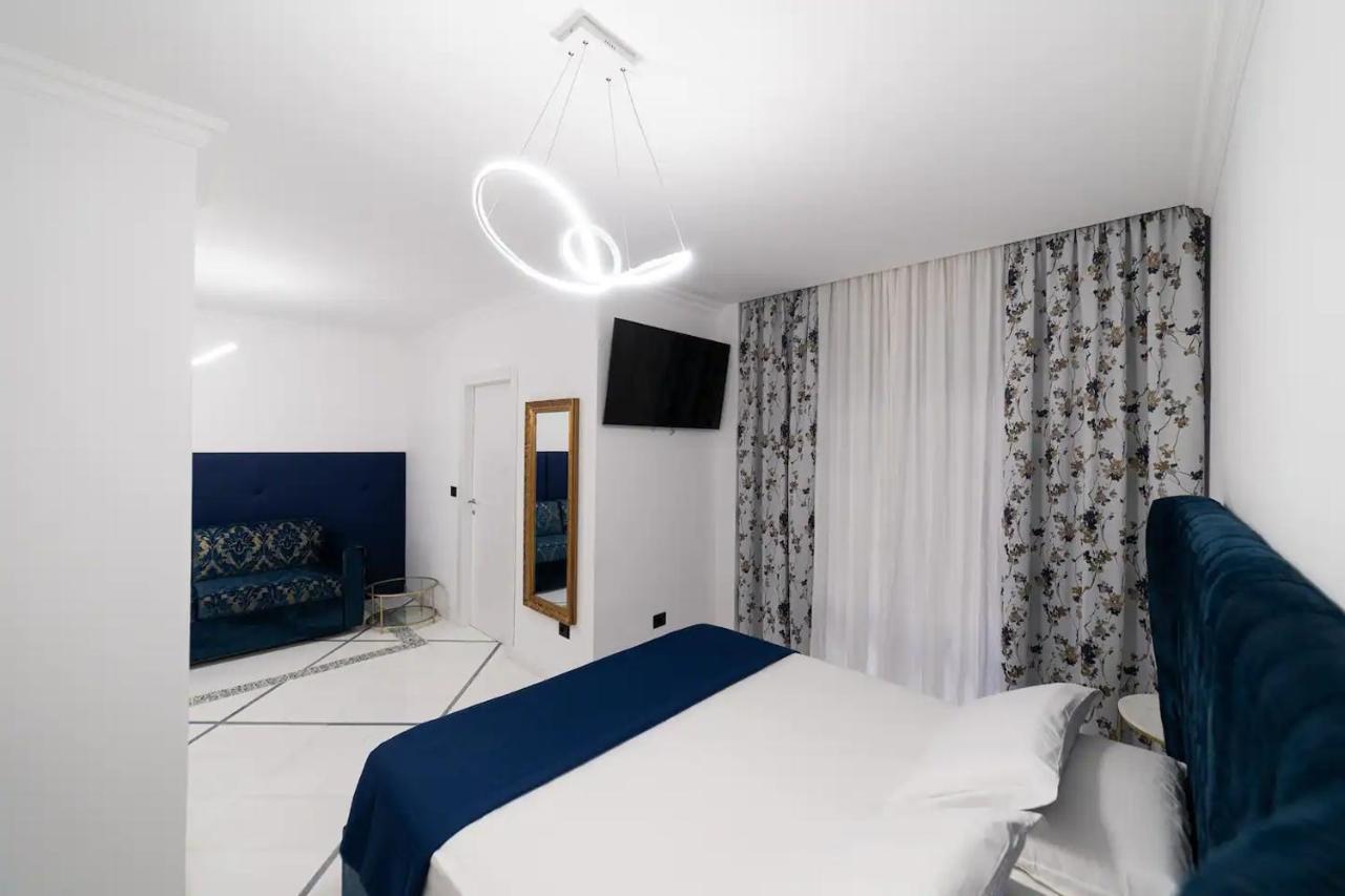 Apartments Hotel Real Suite Napoli Chiaia Mergellina Buitenkant foto