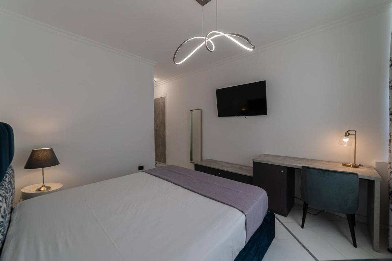 Apartments Hotel Real Suite Napoli Chiaia Mergellina Buitenkant foto
