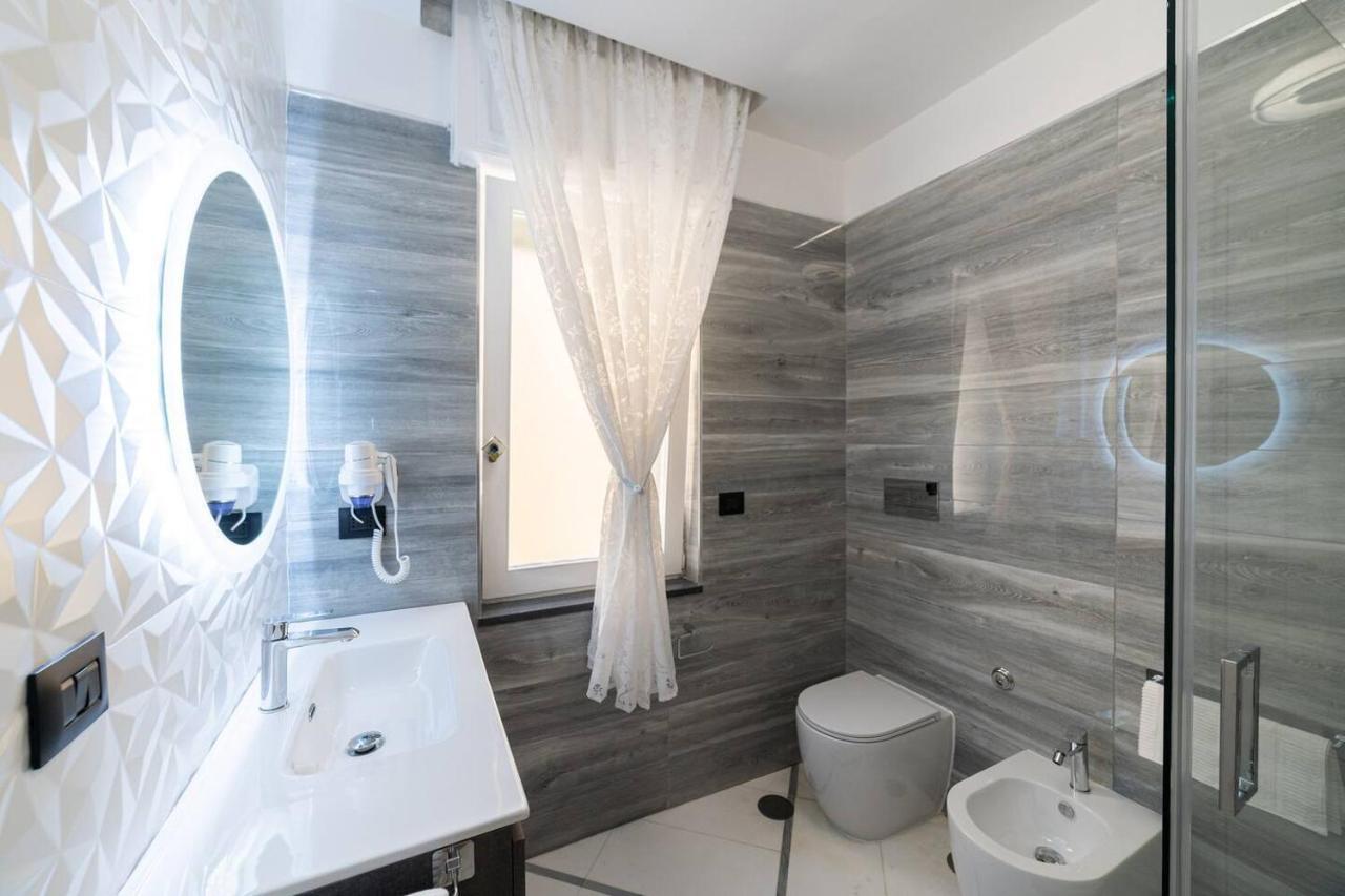 Apartments Hotel Real Suite Napoli Chiaia Mergellina Buitenkant foto
