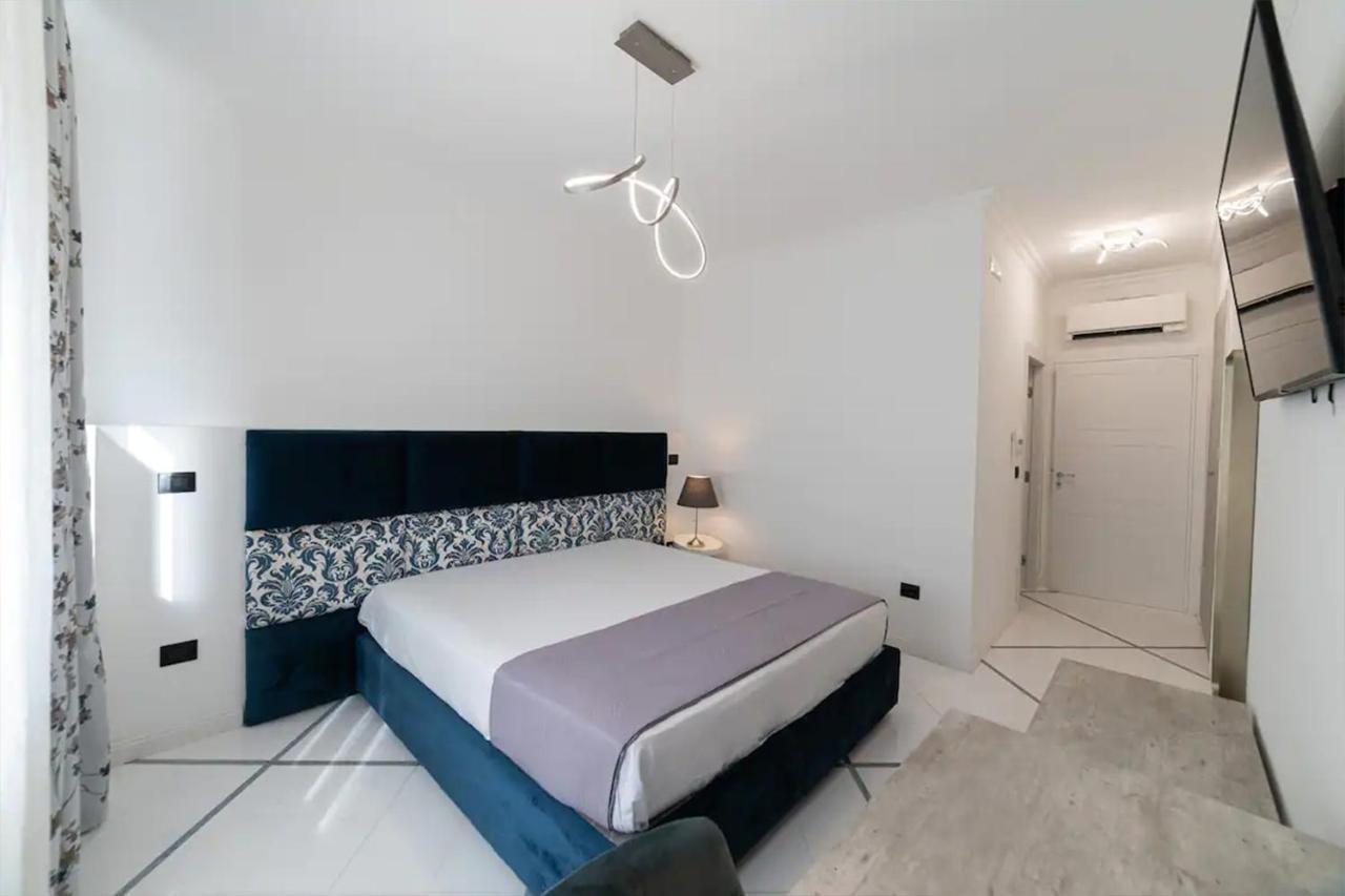 Apartments Hotel Real Suite Napoli Chiaia Mergellina Buitenkant foto